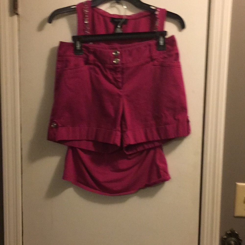 Short Set - Picture 2 of 4